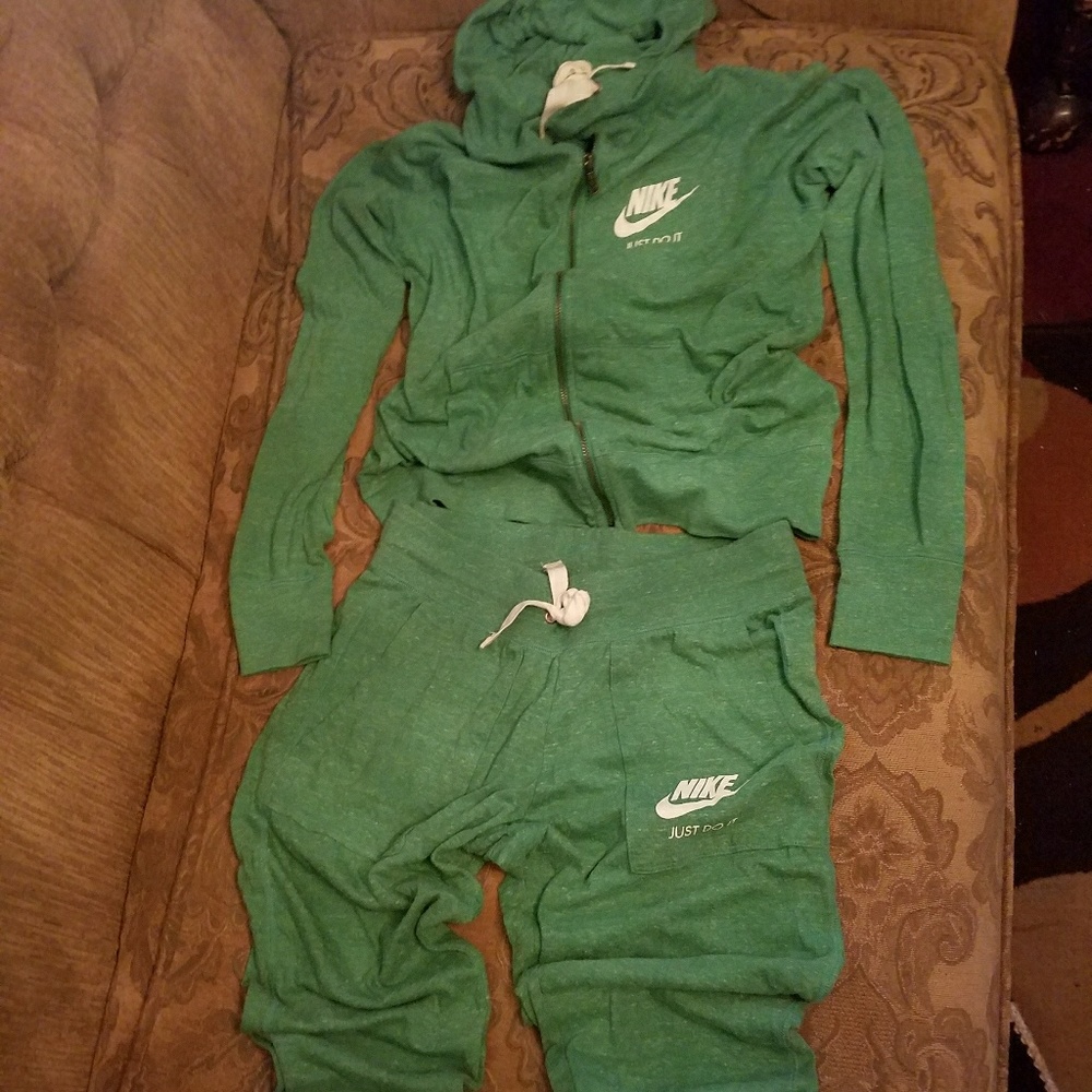 🛇SOLD🚫Women jogging set